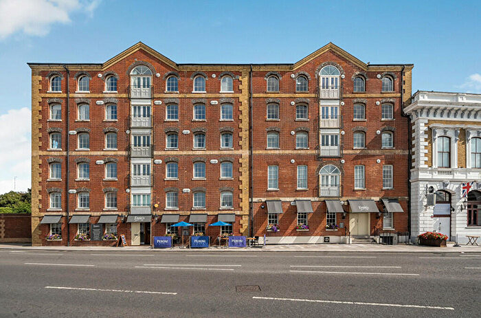 4 Bedroom Apartment For Sale In Town Quay, Southampton, SO14