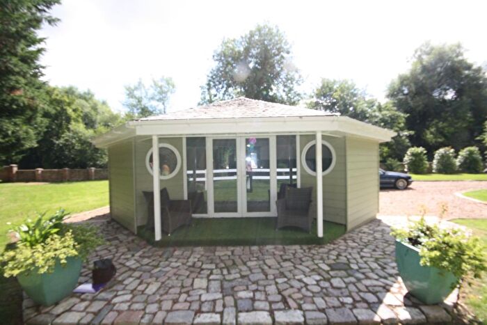 1 Bedroom Property To Rent In Old Mill Lane, Cowley, UB8