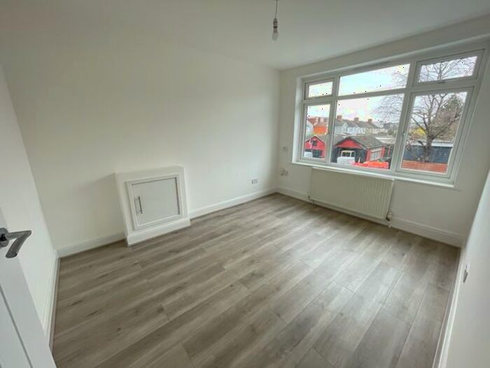 1 Bedroom Flat To Rent In Biscot Road, Luton, LU3
