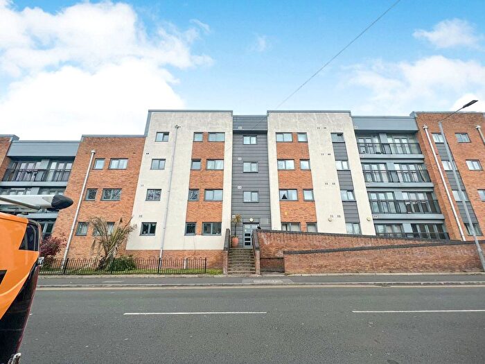 2 Bedroom Flat To Rent In Moss Lane East, Manchester, M14