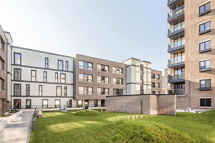 2 Bedroom Flat To Rent In Grove Street, London, SE8