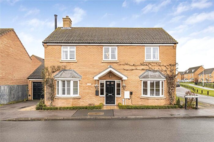 4 Bedroom Detached House For Sale In Hillfield Road, Oundle, Peterborough, Northamptonshire, PE8