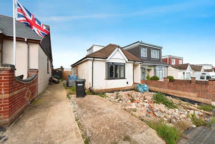 2 Bedroom Bungalow For Sale In Geoffrey Avenue, Waterlooville, PO7
