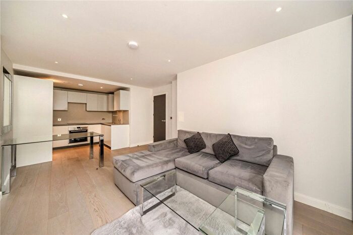 2 Bedroom Flat To Rent In Wharf Road, London, N1