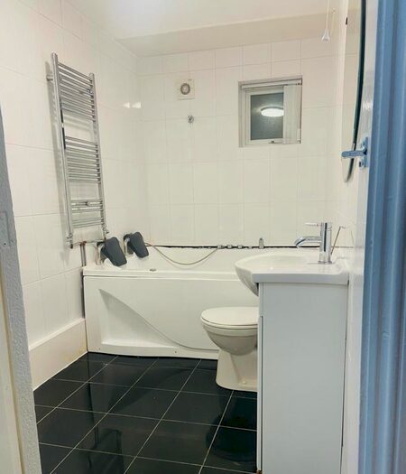 3 Bedroom Semi-Detached House To Rent In Ansty Road, Perry Barr B44