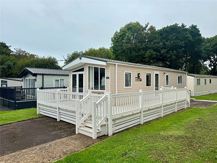 2 Bedroom Mobile/park Home For Sale In Seabreeze, Shorefield, Near Milford On Sea, Hampshire, SO41
