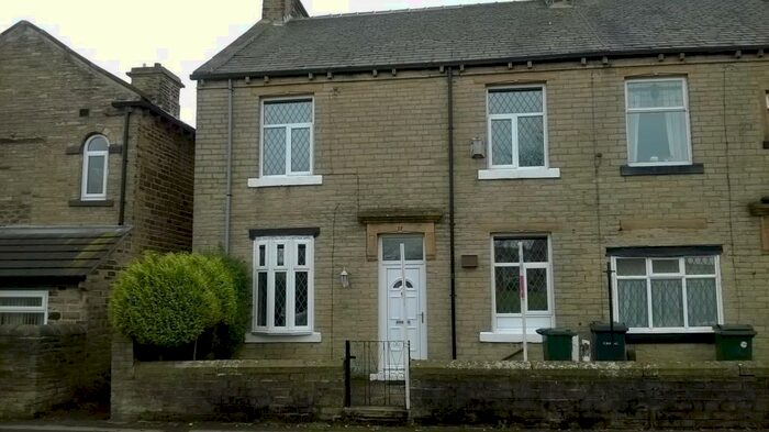 2 Bedroom House To Rent In Reevy Road, Bradford, BD6