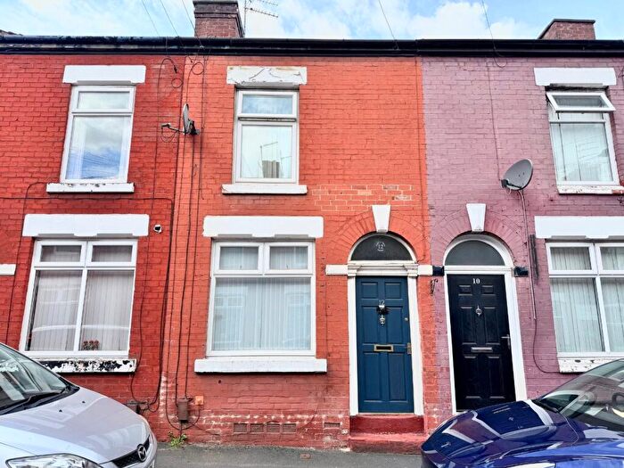 2 Bedroom Terraced House For Sale In Bateson Street, Stockport, Greater Manchester, SK1