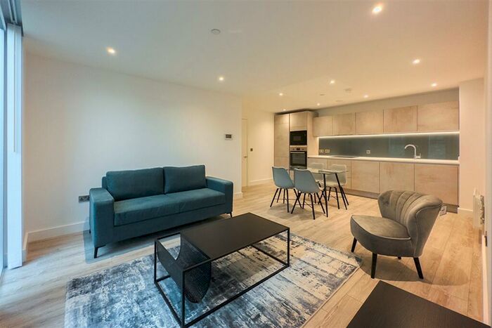 2 Bedroom Apartment To Rent In The Blade, M15