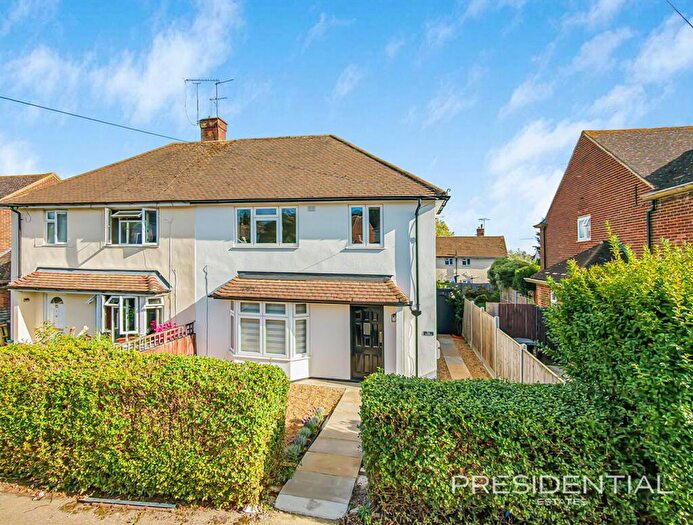 1 Bedroom Flat For Sale In Danbury Road, Loughton, IG10