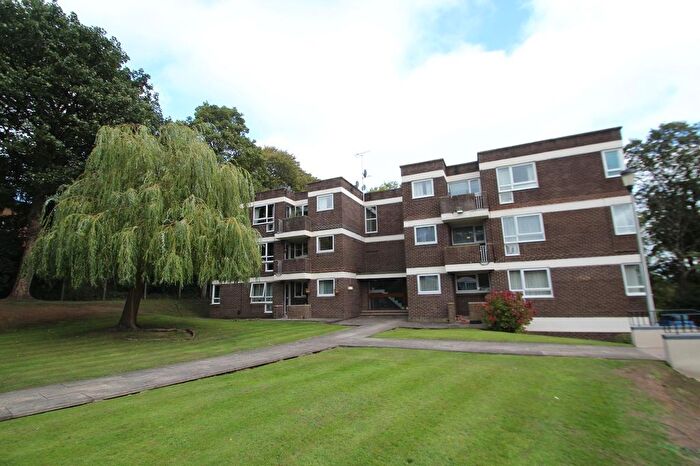 2 Bedroom Flat To Rent In Newton Park Court, Leeds, West Yorkshire, LS7