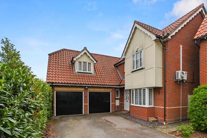 5 Bedroom Detached House For Sale In Partridge Avenue, Chelmsford, CM1