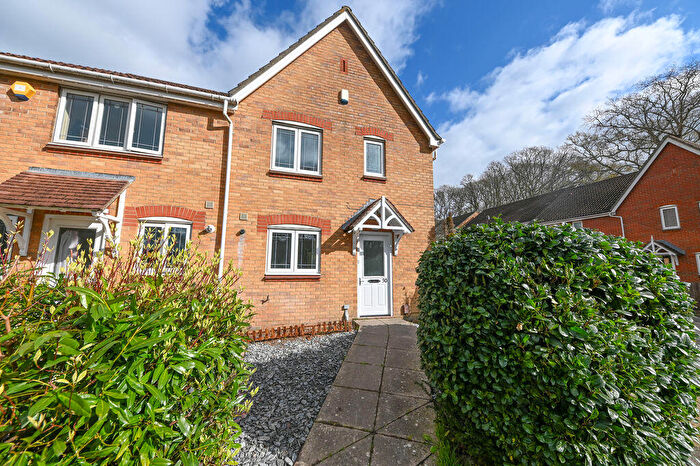 3 Bedroom Semi Detached House To Rent In Kite Close, Waterlooville, PO8