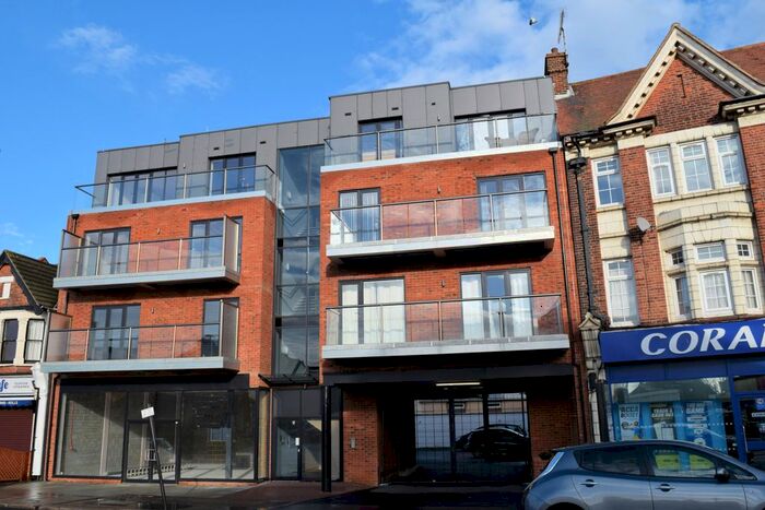 2 Bedroom Flat To Rent In London Road, Westcliff-On-Sea, SS0