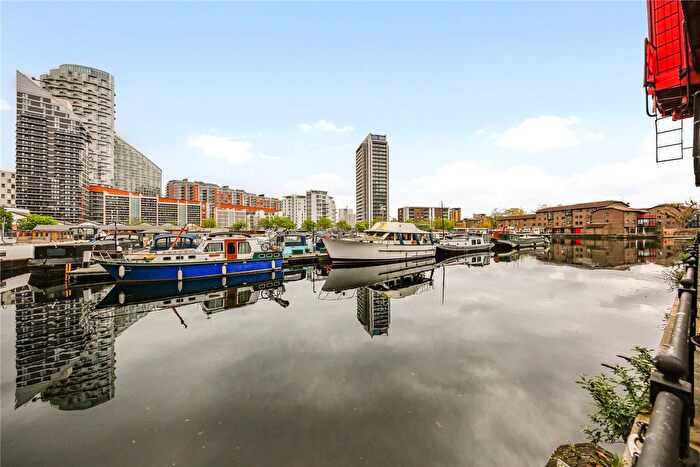 2 Bedroom Flat To Rent In Boardwalk Place, Poplar Dock Marina, London, E14