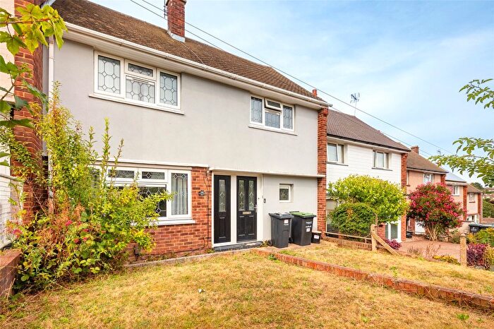 3 Bedroom Terraced House For Sale In Livingstone Road, Gravesend, Kent, DA12