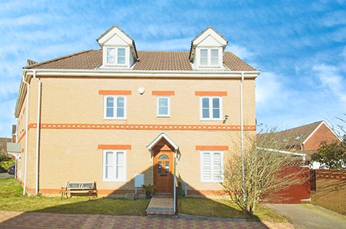 4 Bedroom Semi-Detached House For Sale In Hill Court, Bridgend, CF31