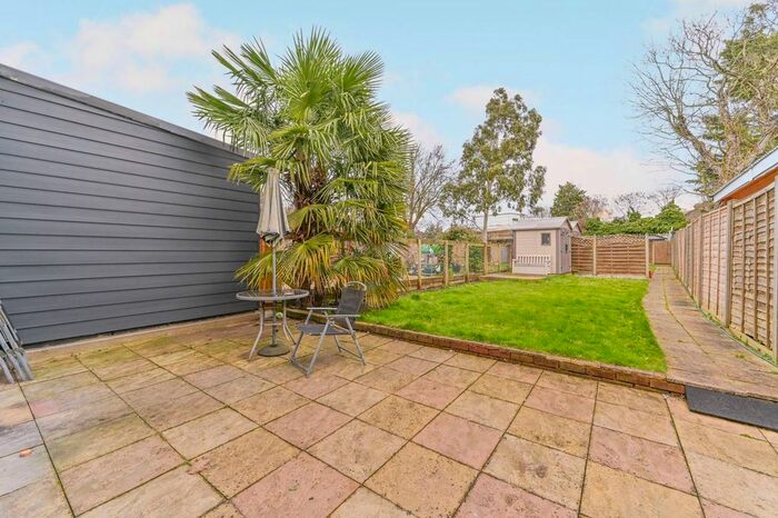 2 Bedroom Flat To Rent In Bensham Manor Road, Thornton Heath, CR7