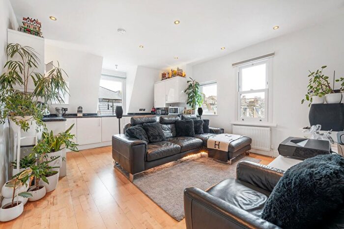 2 Bedroom Flat For Sale In Liberty Street, SW9
