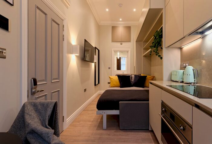 Studio To Rent In Nottingham Place, Marylebone, W1U