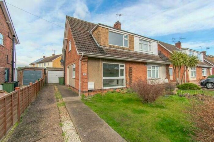 3 Bedroom Semi-Detached House To Rent In Cornwall Road, Wigston, LE18