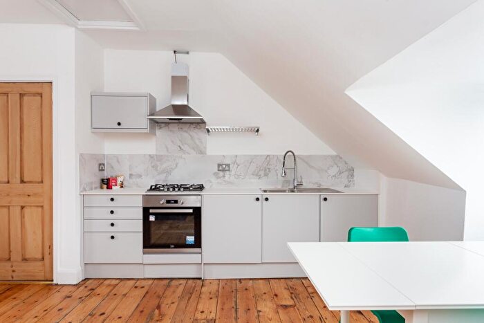 1 Bedroom Flat To Rent In Solway Road, SE22