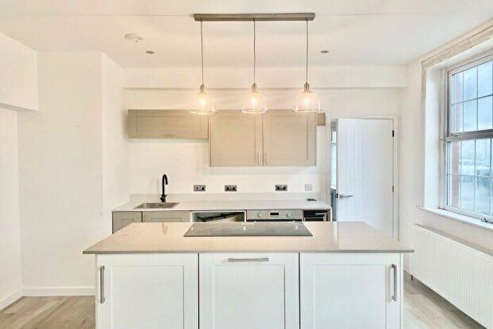 5 Bedroom Property To Rent In Queens Road, Gosport, PO12