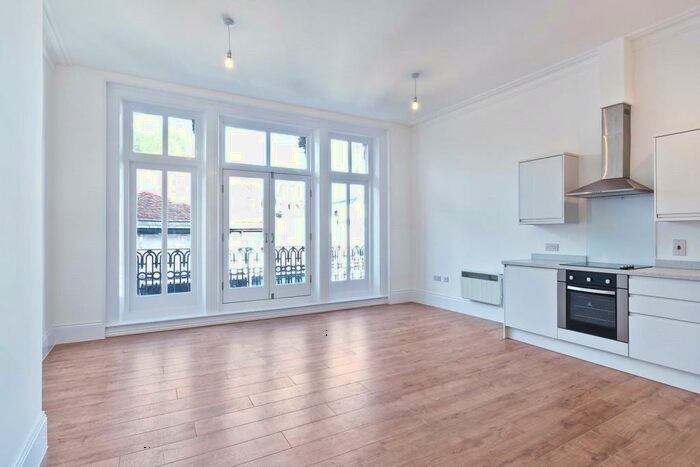 1 Bedroom Apartment To Rent In St. Botolphs Street, Colchester, Essex, CO2