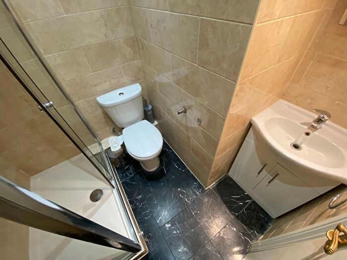 2 Bedroom Flat To Rent In Cromwell Road, London, SW5