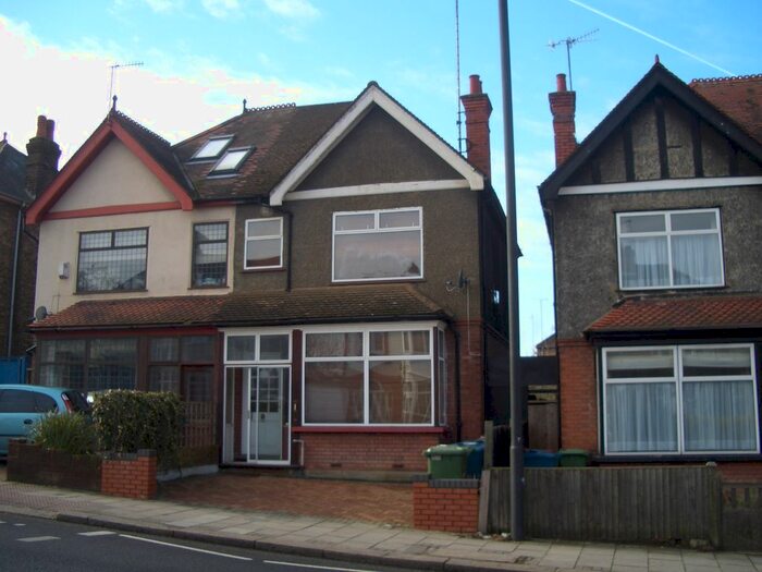 2 Bedroom Flat To Rent In Harrow View, Harrow, HA1