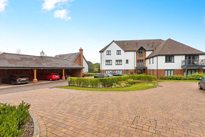 2 Bedroom Flat For Sale In Cordingley Drive, Pease Pottage, Crawley, West Sussex, RH11
