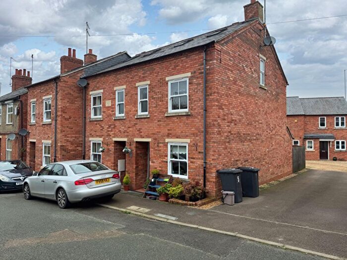 3 Bedroom Terraced House For Sale In South Street, Weedon, Northampton, NN7