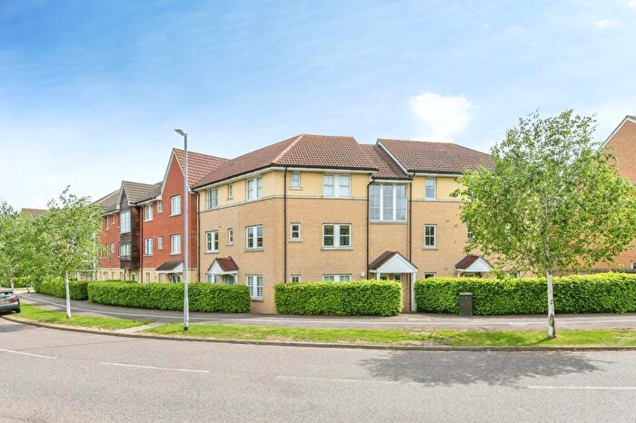 2 Bedroom Flat For Sale In Cavell Court, Basildon, Essex, SS14