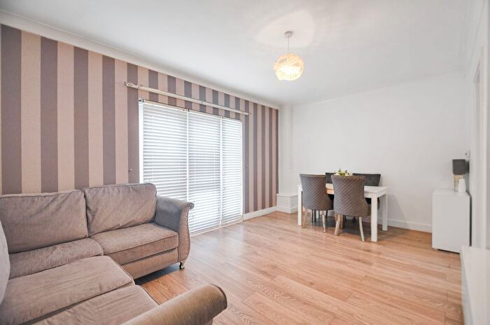 2 Bedroom Property For Sale In Dunlop Close, Tilbury, RM18