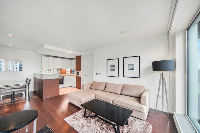 2 Bedroom Apartment To Rent In North Boulevard, Baltimore Wharf, Canary Wharf, E14