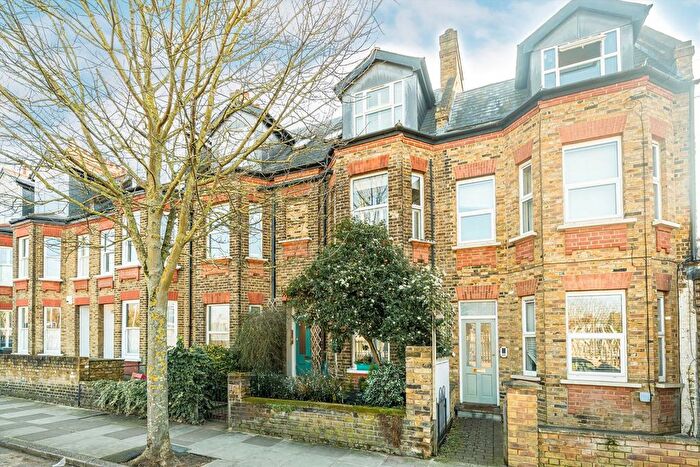 1 Bedroom Flat To Rent In Amyand Park Road, St Margarets, Twickenham, TW1