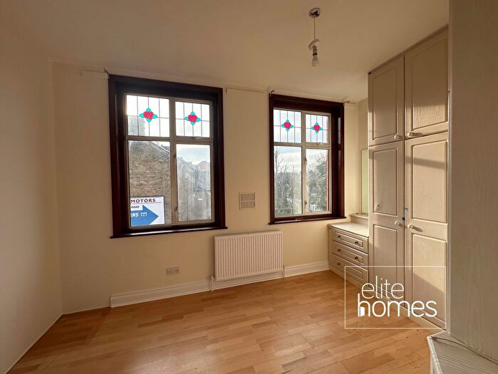 4 Bedroom Flat To Rent In Fore Street, Edmonton, N9