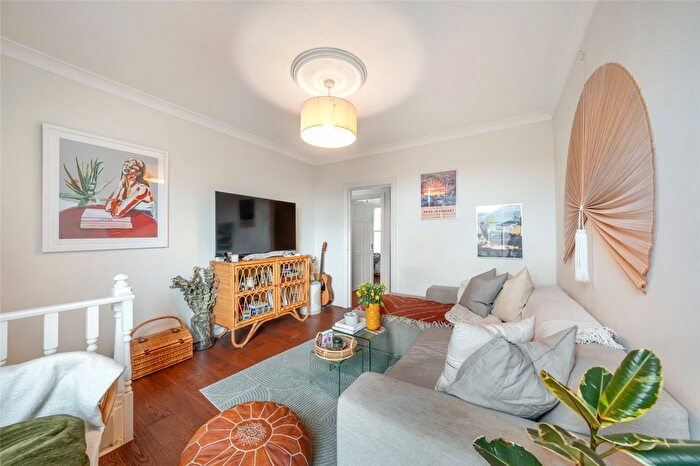 2 Bedroom Flat For Sale In Goldney Road, London, W9