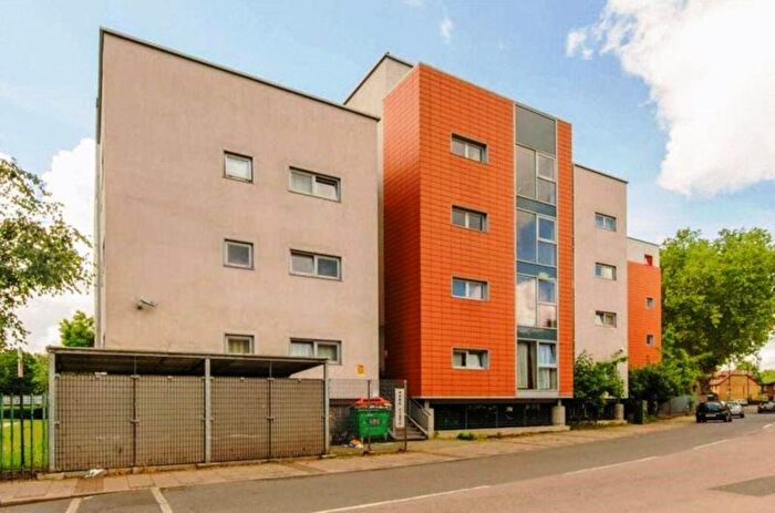 1 Bedroom Flat To Rent In Hermit Road, Canning Town, E16