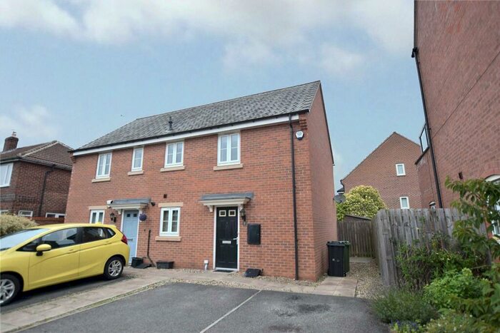 2 Bedroom Apartment To Rent In Borrough View, Leeds, LS8