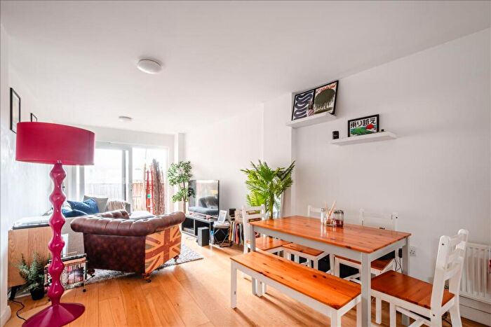 3 Bedroom Apartment For Sale In Ceramic Works, Hackney, E9