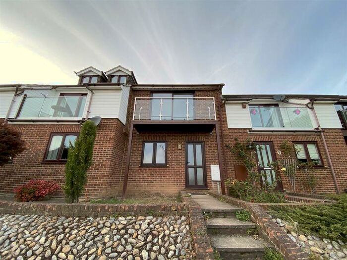 2 Bedroom House To Rent In Albion Place, Lower Upnor, ME2