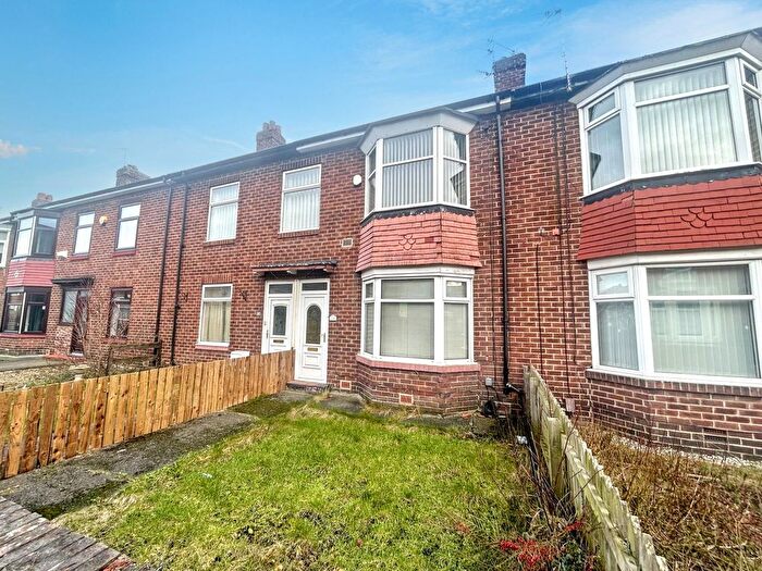 2 Bedroom Flat For Sale In Parsons Gardens, Dunston, Gateshead, NE11