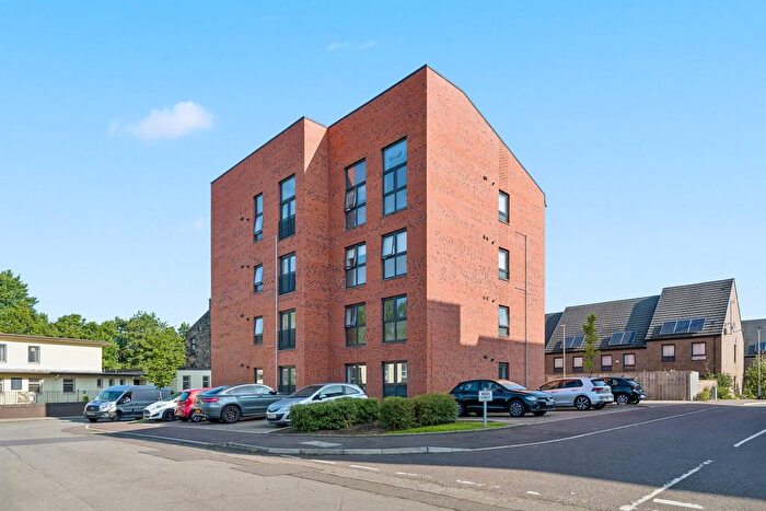 2 Bedroom Flat For Sale In Shawholm Crescent, Flat /, Pollokshaws, Glasgow, G43