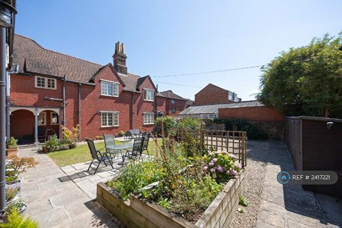 1 Bedroom Terraced House To Rent In Roundstone Street, Trowbridge, BA14