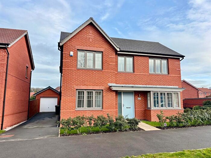 4 Bedroom Detached House For Sale In Henmore Crescent, Mickleover, Derby, DE3