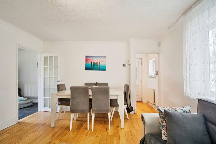 3 Bedroom End Of Terrace House For Sale In Barclay Road, London, N18
