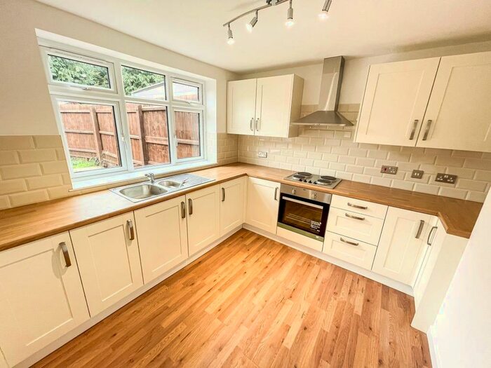 3 Bedroom Semi-Detached House To Rent In Norton Road, Stapleford, Lincoln, LN6