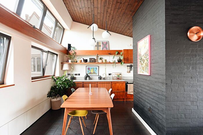 4 Bedroom Detached House For Sale In New Park Road, London, SW2