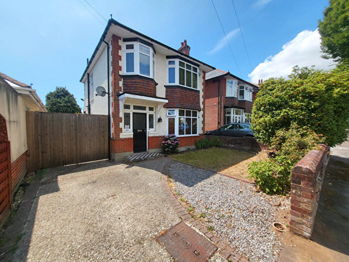 3 Bedroom Detached House To Rent In Priory View Road, Bournemouth, BH9